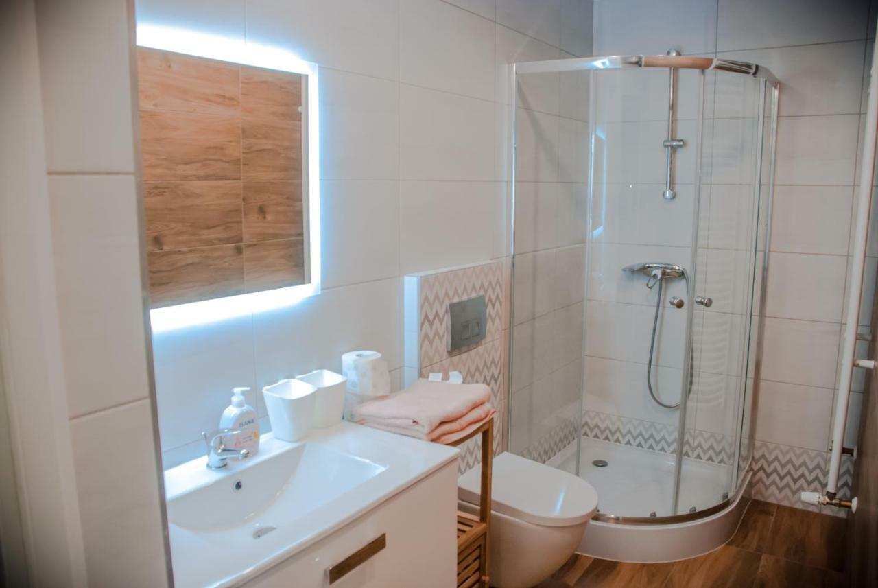 Noclegi "Boczna 5A" Apartamenty Goscinne Szczawno-Zdroj Exterior photo